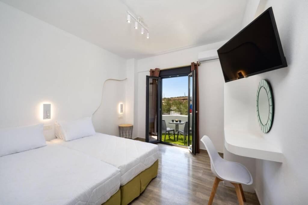 Christianna & George Luxury Hot Tub Apartment Fira  Exterior foto