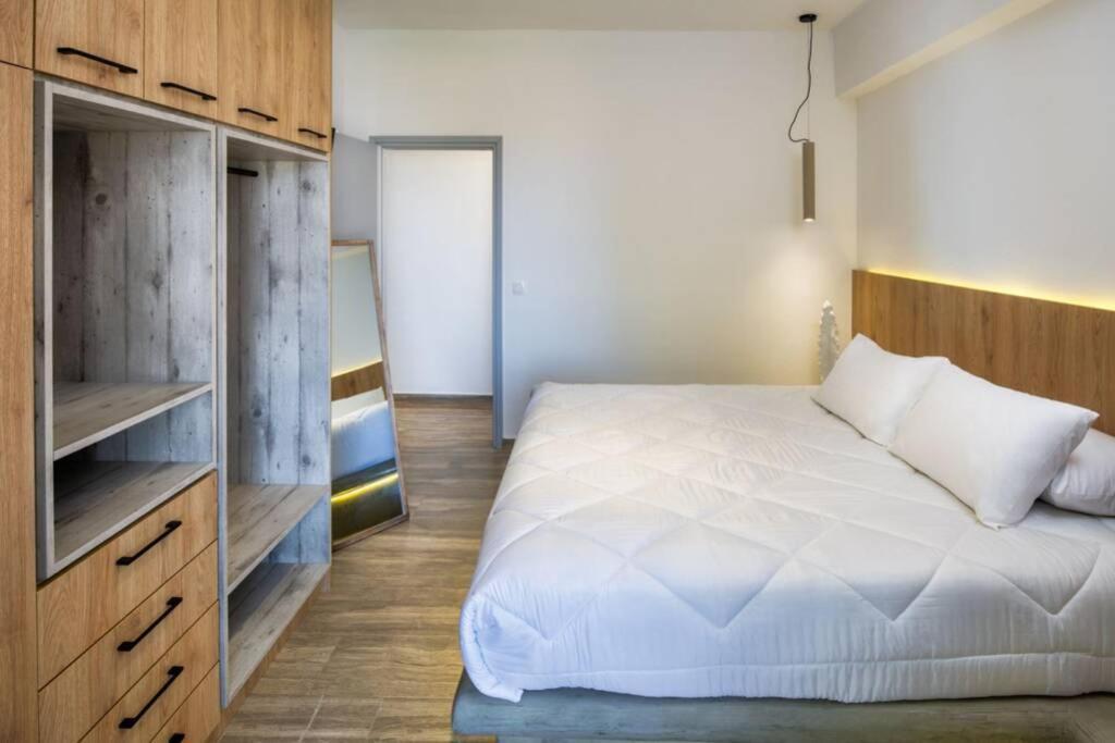 Christianna & George Luxury Hot Tub Apartment Fira  Exterior foto
