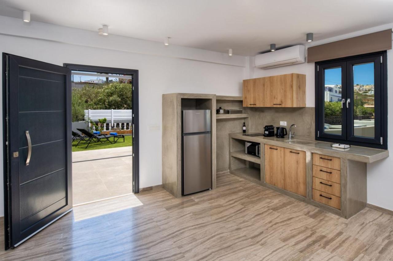 Christianna & George Luxury Hot Tub Apartment Fira  Exterior foto