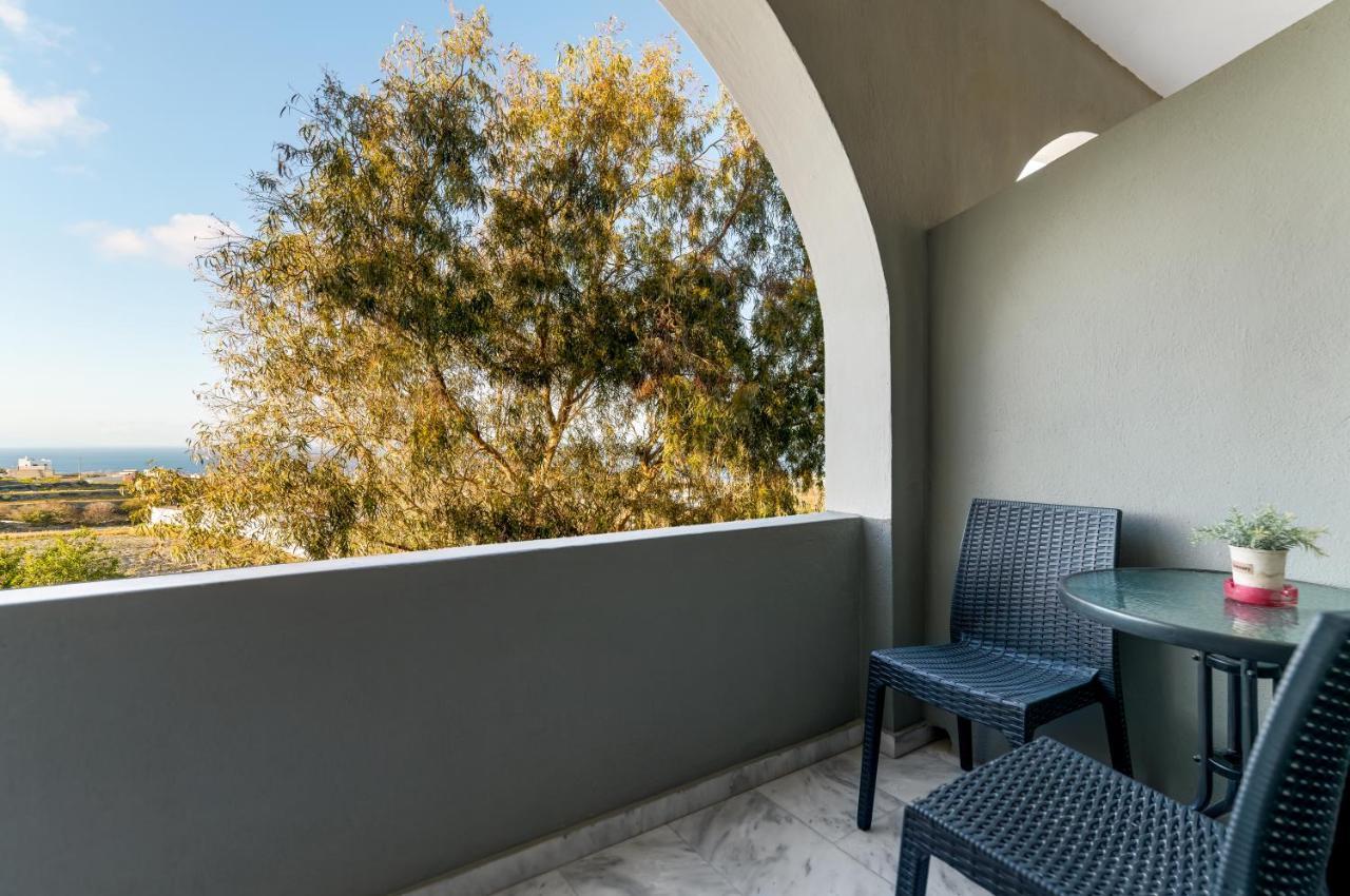 Christianna & George Luxury Hot Tub Apartment Fira  Exterior foto